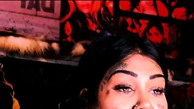 indian_dreamgirl webcam