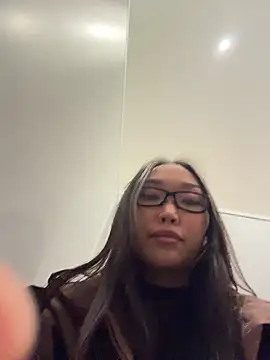 trytomakememoam live cam on StripChat