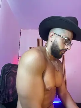 magnumchris live cam on StripChat
