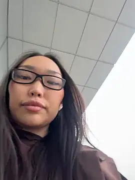 trytomakememoam live cam on StripChat