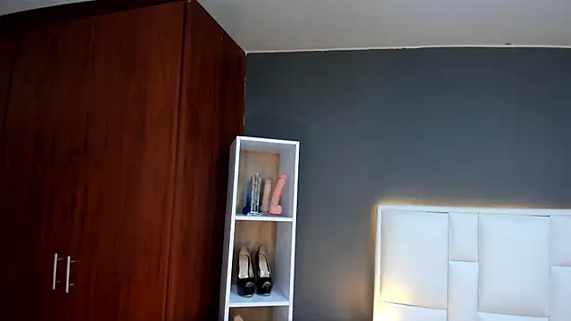 yeral2017 live cam on StripChat