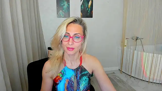MuseOfStage live cam on StripChat