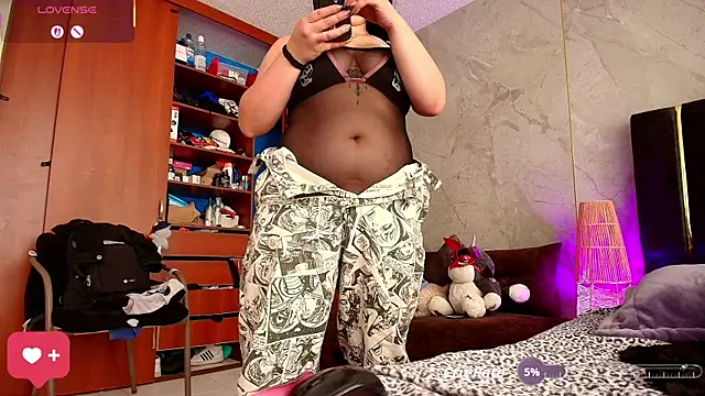 Abril_Luv live cam on StripChat