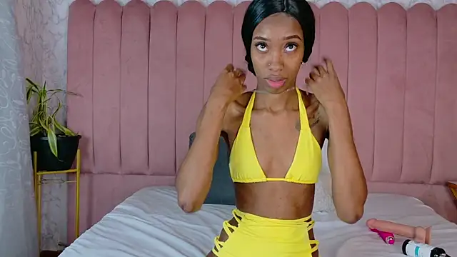 SCARLHETTBROWN live cam on StripChat
