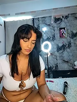SaharQamar live cam on StripChat