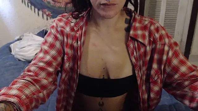 MissRebeka webcam
