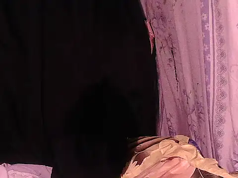 Huntrix2025 live cam on StripChat