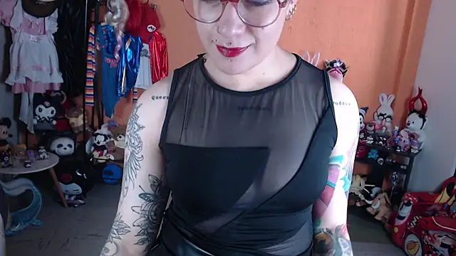 MissMiia2 live cam on StripChat