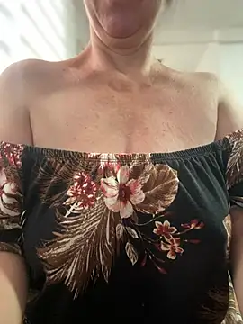 sweetmystery1 (F milf) - panties off under dress