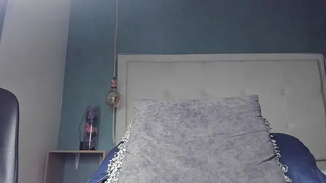 mia_gomez7 live cam on StripChat