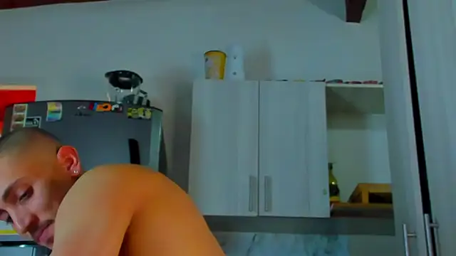 MikeRoss7777 webcam