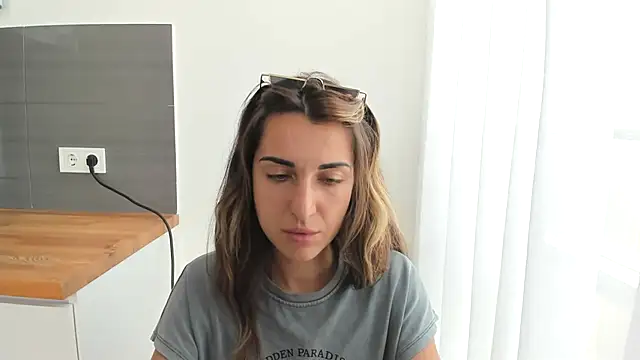 summmmersky1 live cam on StripChat