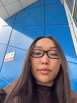 trytomakememoam live cam on StripChat