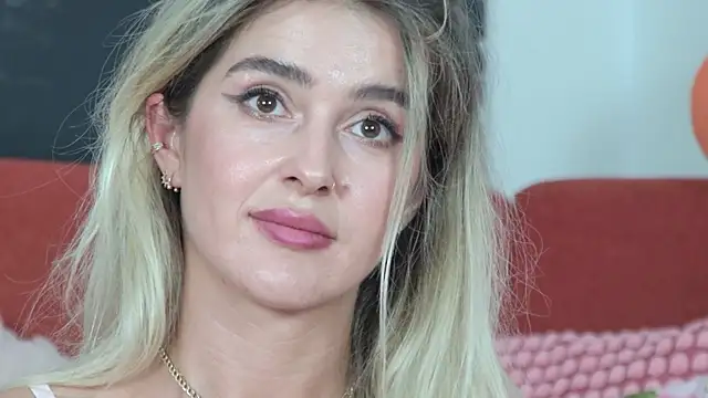Sarah-Hart webcam