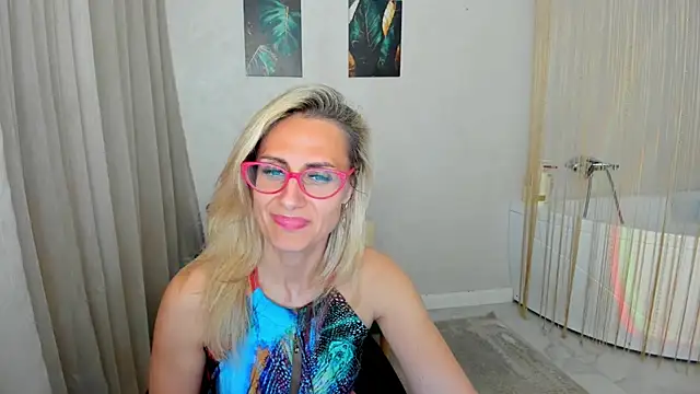 MuseOfStage live cam on StripChat