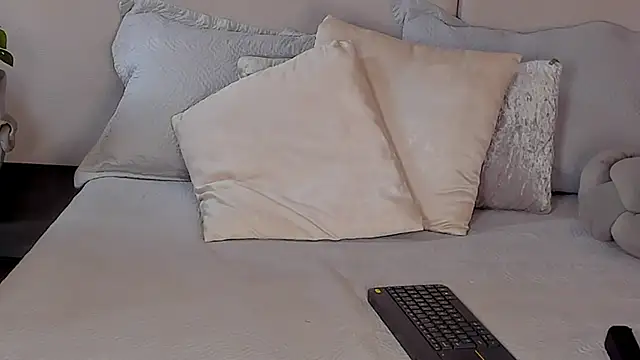 SamayRyann live cam on StripChat