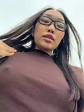 trytomakememoam live cam on StripChat