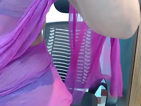 naughty_stripqueen webcam