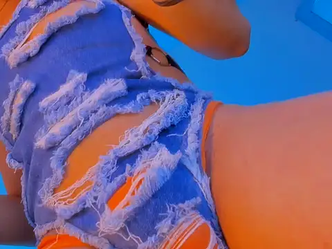 Queen_Charlotte_Hots live cam on StripChat