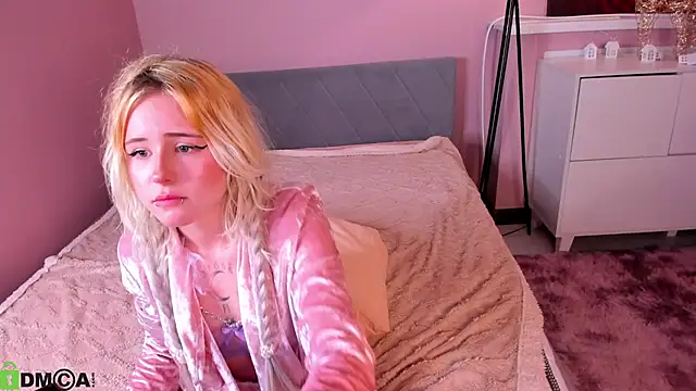 kikipeach webcam