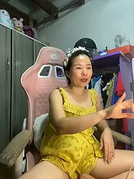 Ivy_Trix2 live cam on StripChat