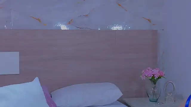 MelodyAlvarez live cam on StripChat