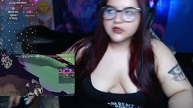 Annee23 live cam on StripChat