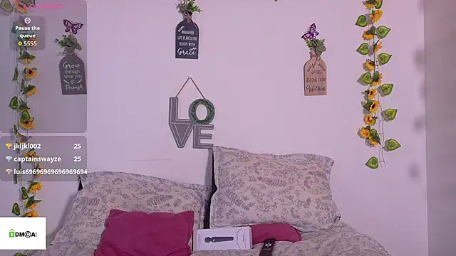 emiily_curly webcam