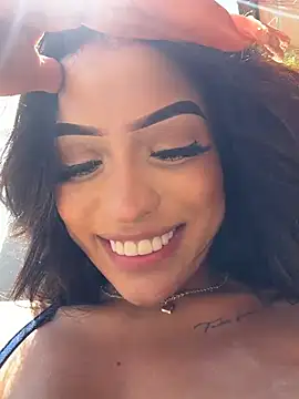 MystiqueXXX webcam