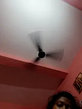 Cute-Swewty webcam