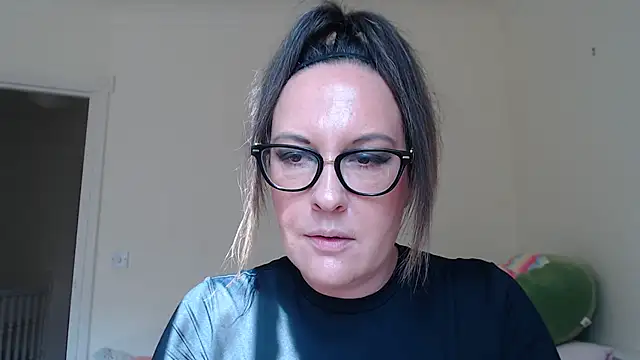 Humiliatrixxxx live cam on StripChat