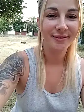 evil_kitty live cam on StripChat