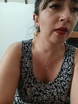 tata_sanz_ live cam on StripChat
