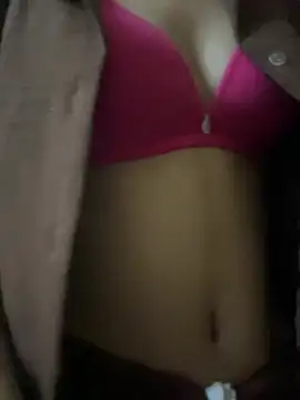 LuxeAura live cam on StripChat