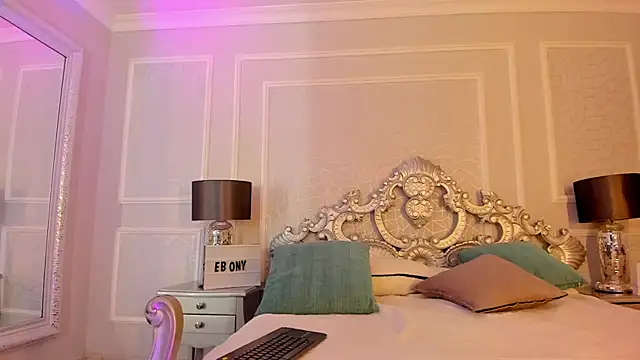 IrisJones_ live cam on StripChat