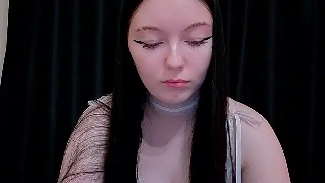 Naomi_Lanee live cam on StripChat