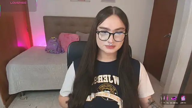 Miley_Baker live cam on StripChat