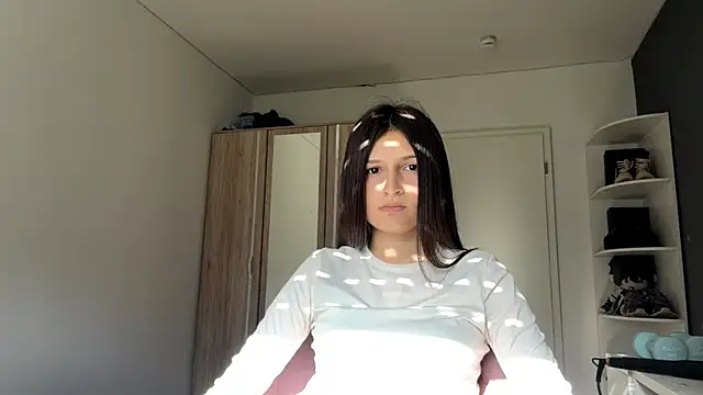 SpanishRooter live cam on StripChat