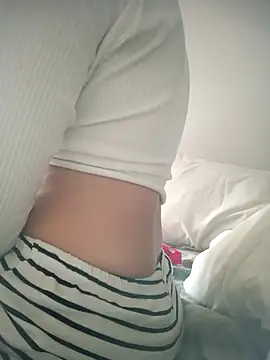 sabrina_v_ live cam on StripChat