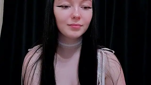 Naomi_Lanee live cam on StripChat