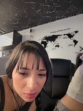 Sasha-firee live cam on StripChat