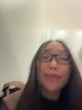 trytomakememoam live cam on StripChat