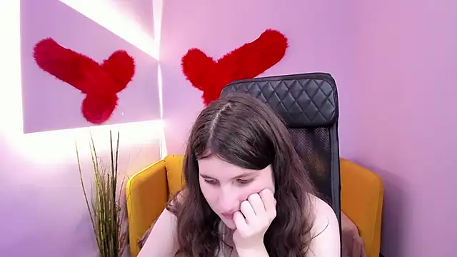 NoriMoore live cam on StripChat