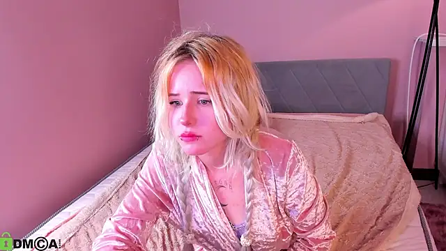 kikipeach webcam