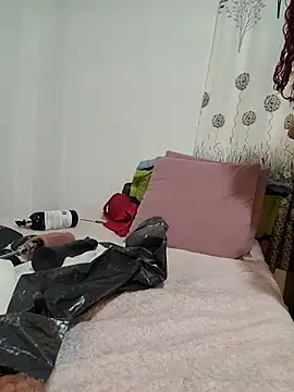 Scarlet_curly8a webcam