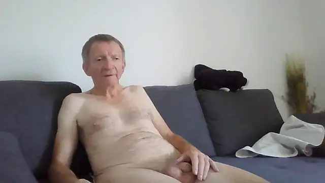 naturiste974 live cam on StripChat