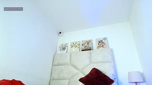 elizawiliamst live cam on StripChat