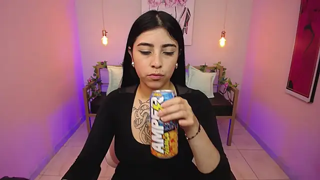 Adri_gomez_x live cam on StripChat