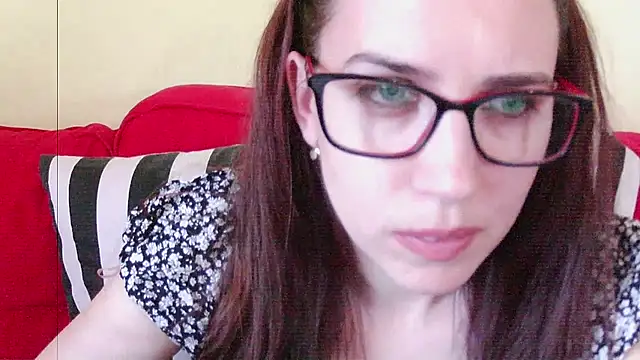 EmilyHotAngel live cam on StripChat