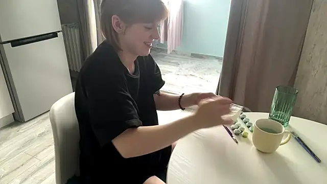 ShonnaTweddle live cam on StripChat